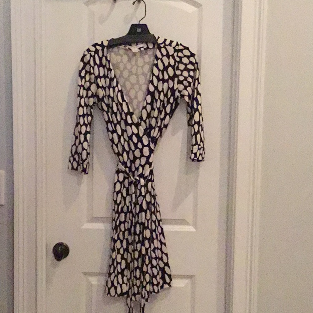 Diane von Furstenberg classic wrap dress, size 4
